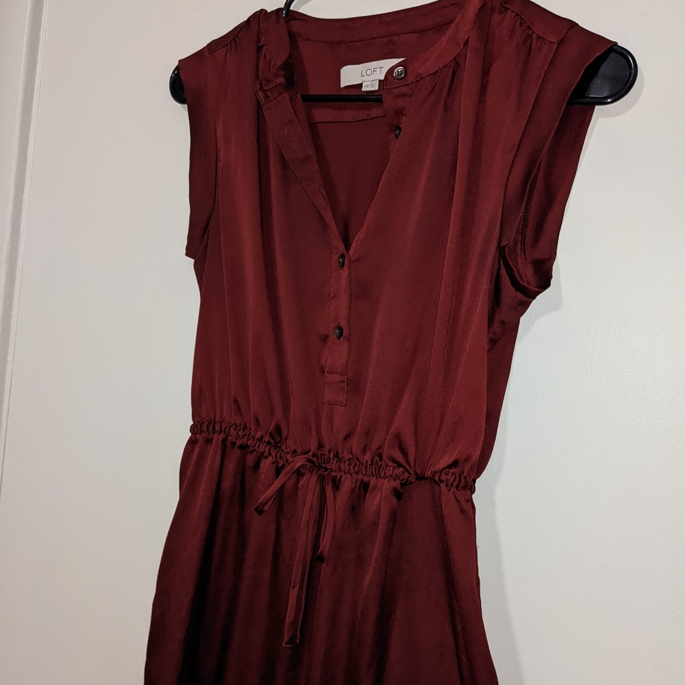 ❤️‍🔥3 for $15 Red Silk Loft Sinched waist Dress